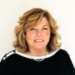 lucy holman headshot