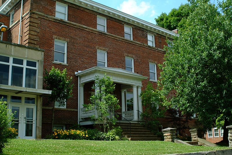 Building photo of residence hall Derriana