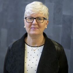 Dr. margaret simm headshot